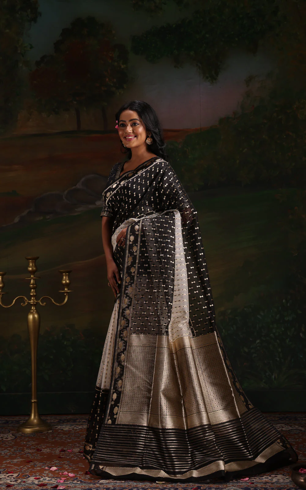 Off White & Black Banarasi Kora Saree With Kadhua Weaves - Image 3