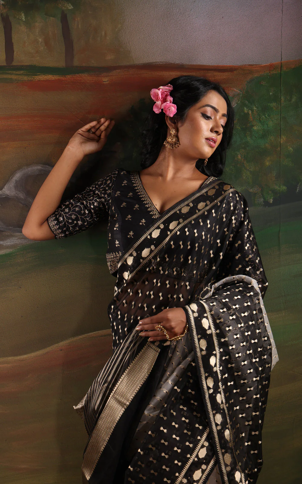 Off White & Black Banarasi Kora Saree With Kadhua Weaves - Image 6