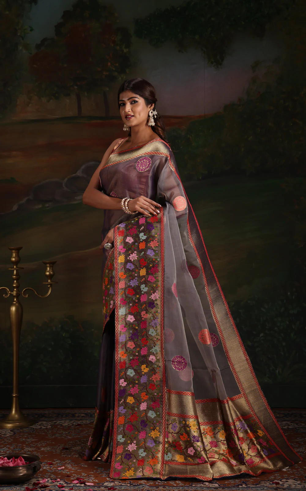 Dual Tone Grey Banarasi Kora Saree With Floral Weaves - Image 3