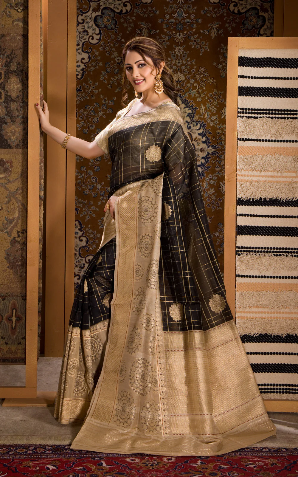 Black & Beige Banarasi Kora Saree With Kadhua Weaves & Gicha Border - Image 4