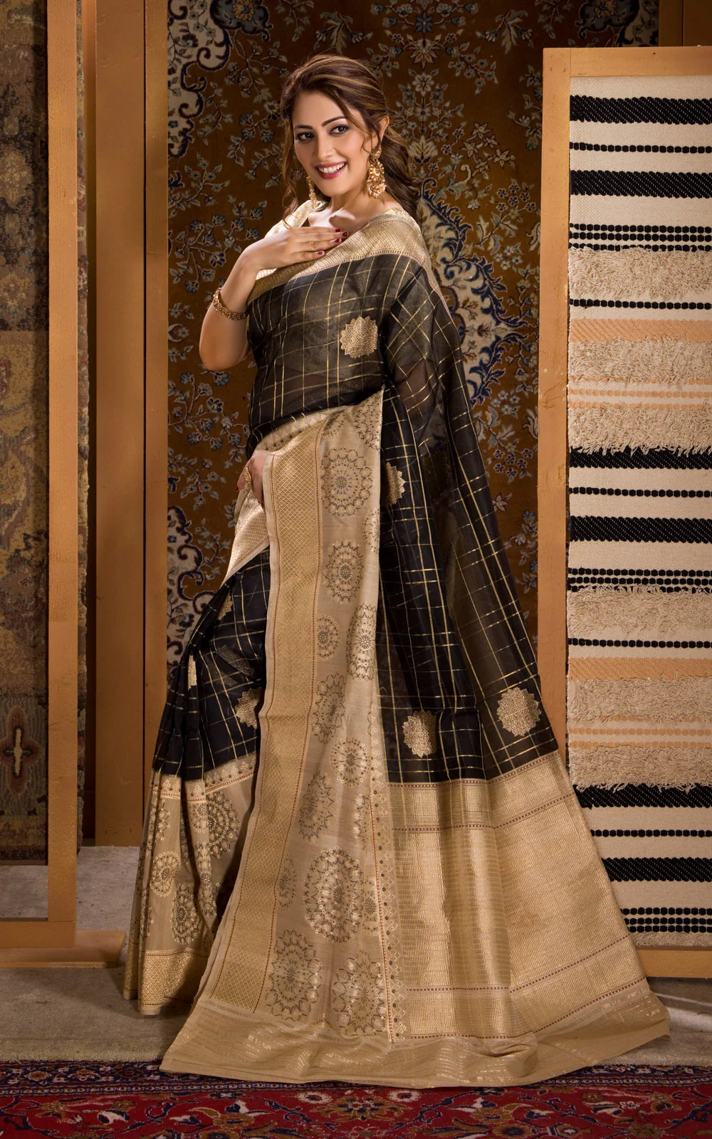 Black & Beige Banarasi Kora Saree With Kadhua Weaves & Gicha Border - Image 5