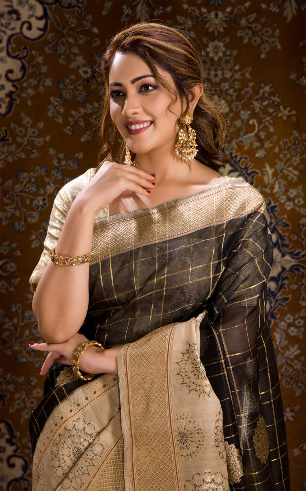 Black & Beige Banarasi Kora Saree With Kadhua Weaves & Gicha Border - Image 7