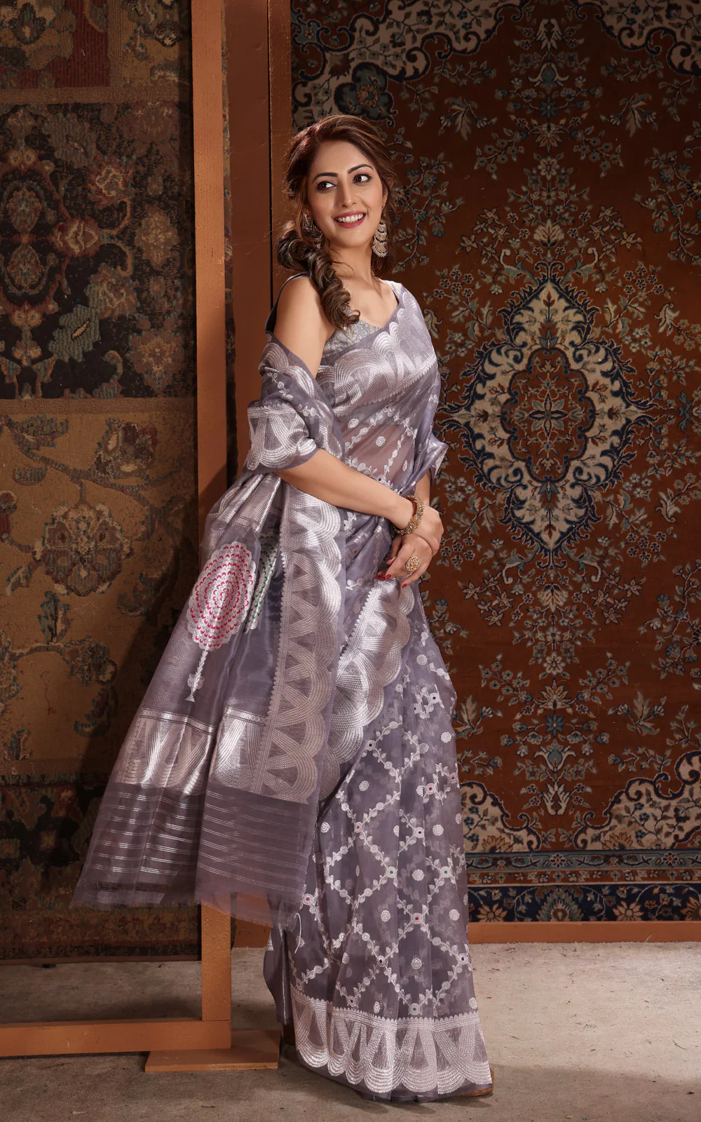 Grey Banarasi Kora Saree With Silver Zari Weaves - Image 4