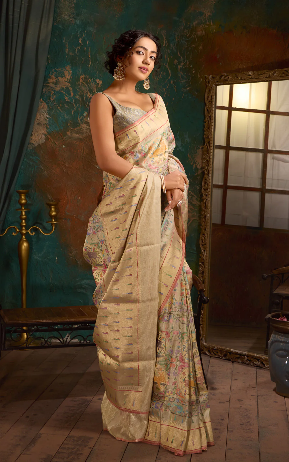 Silver Banarasi Kora Saree With Jamdani Weaves - Image 3