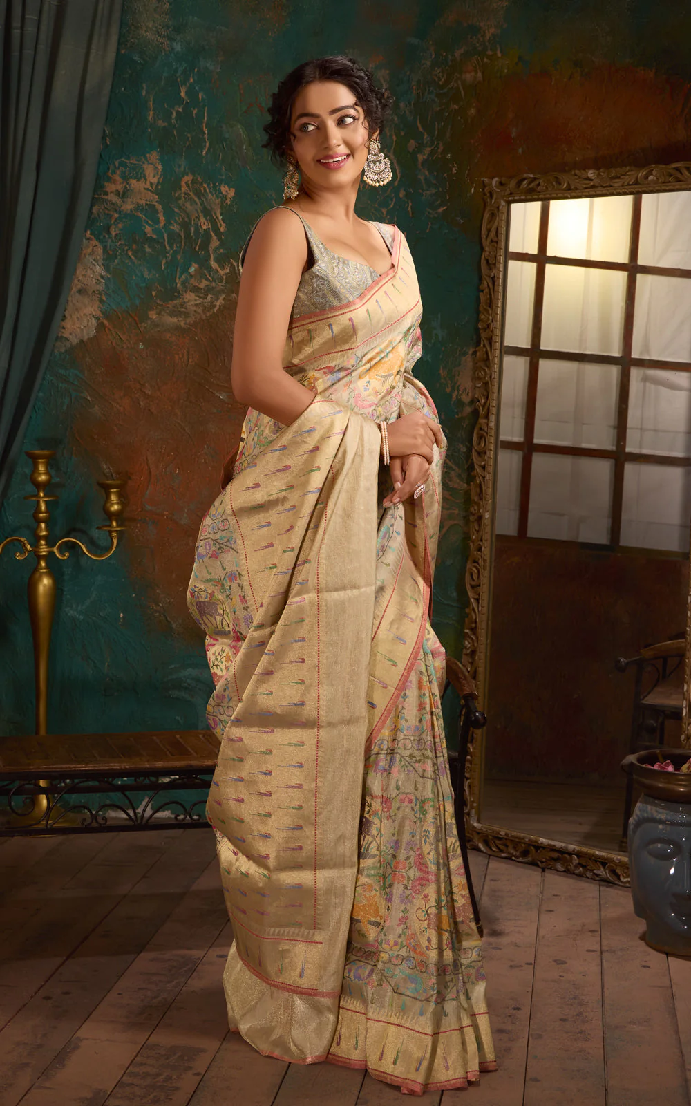 Silver Banarasi Kora Saree With Jamdani Weaves - Image 4