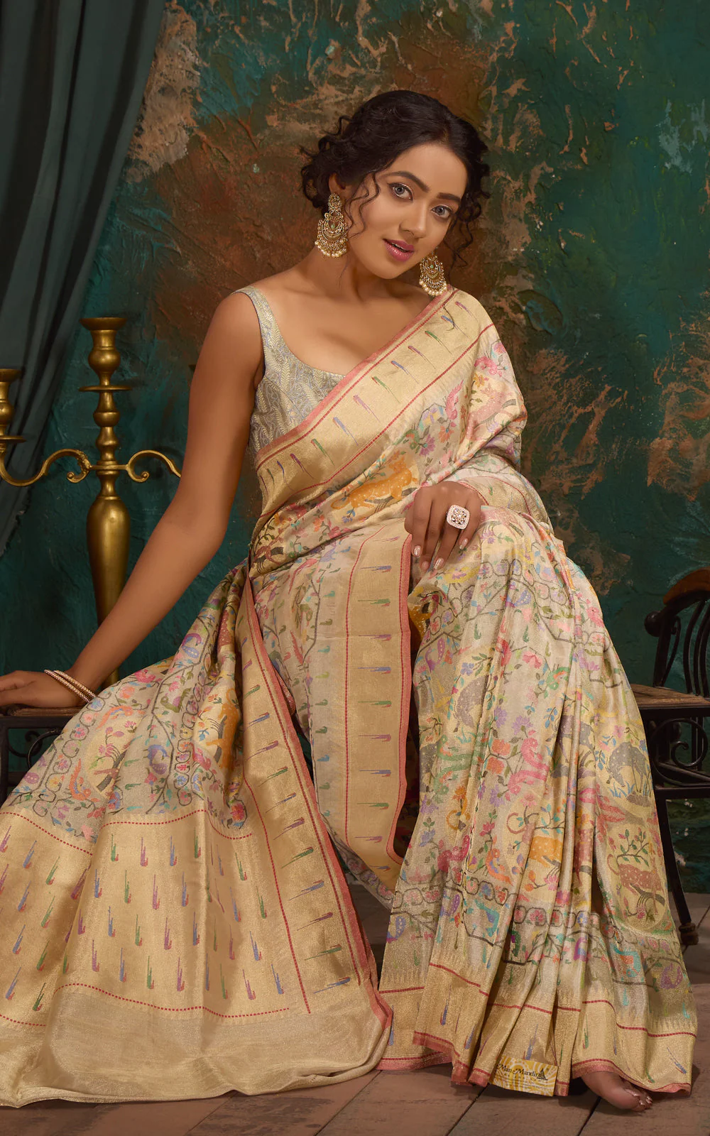 Silver Banarasi Kora Saree With Jamdani Weaves - Image 5