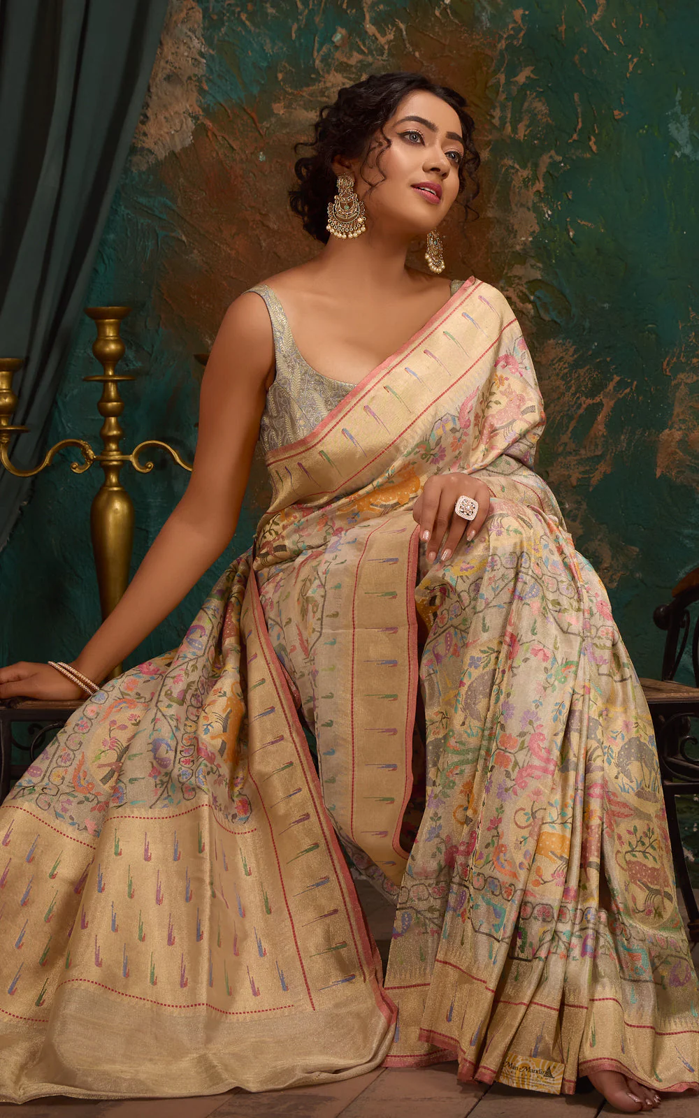 Silver Banarasi Kora Saree With Jamdani Weaves - Image 6