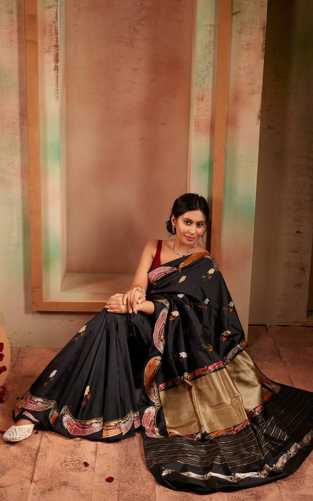 Dark Grey Banarasi Silk Saree With Kadhua Weaves - Image 10