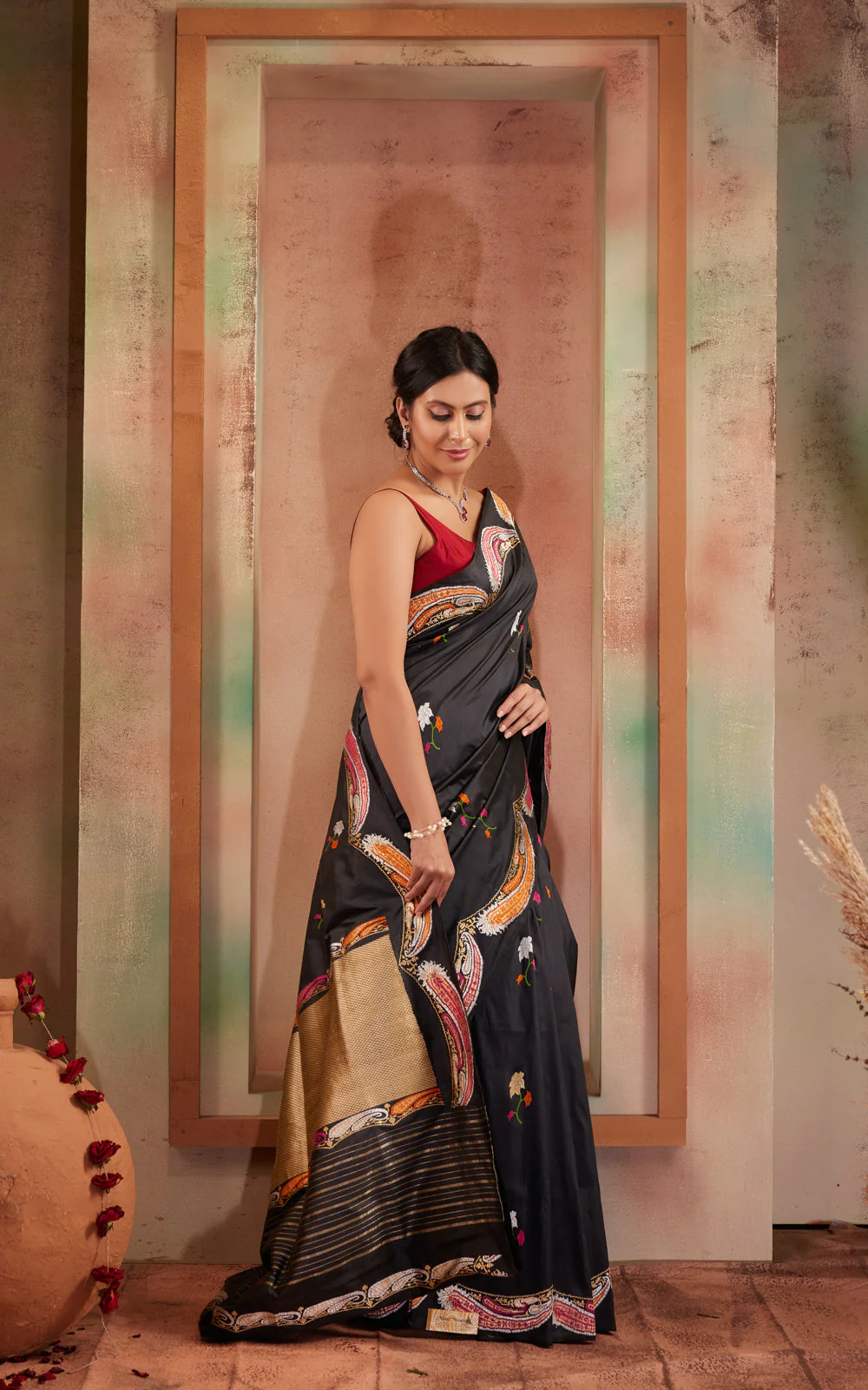 Dark Grey Banarasi Silk Saree With Kadhua Weaves - Image 4