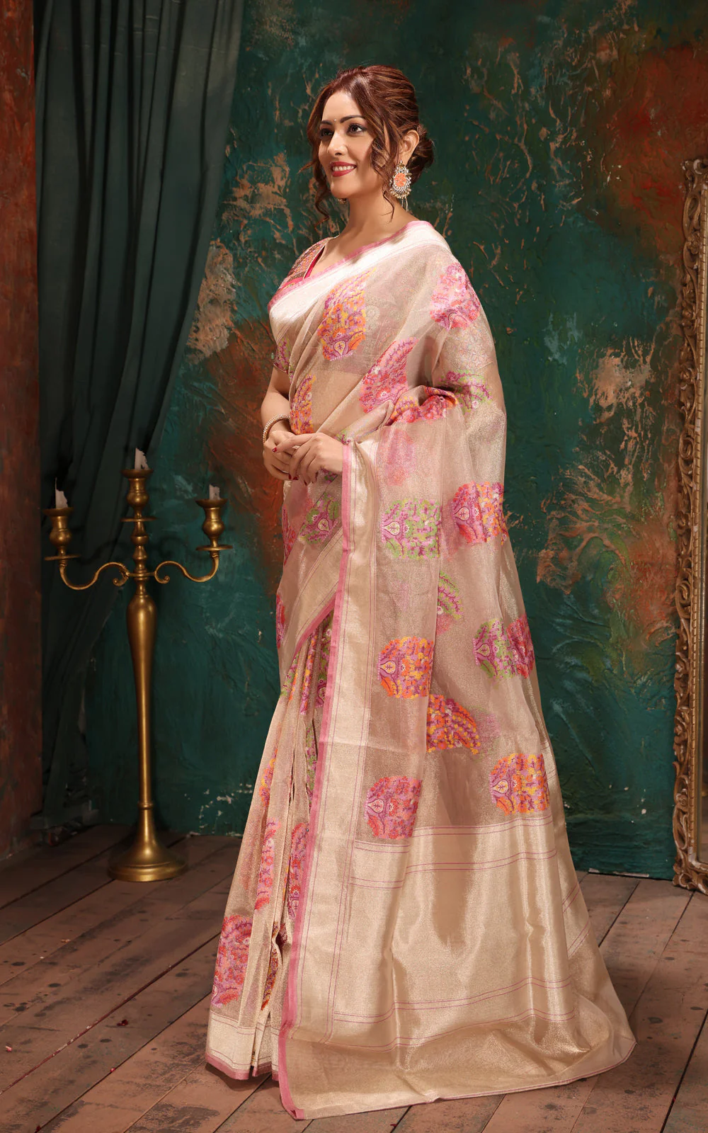 Silver & Pink Banarasi Tissue Kora Saree With Jamdani Weaves - Image 4