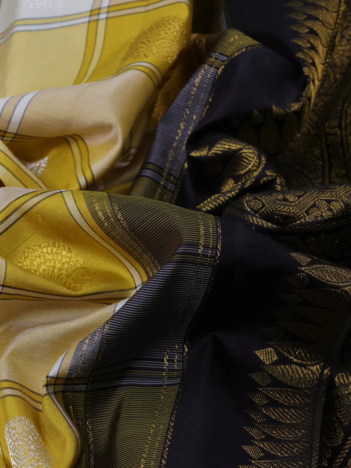 Beige And Mustard - Black Pure Kanchipuram Silk Saree - Image 3