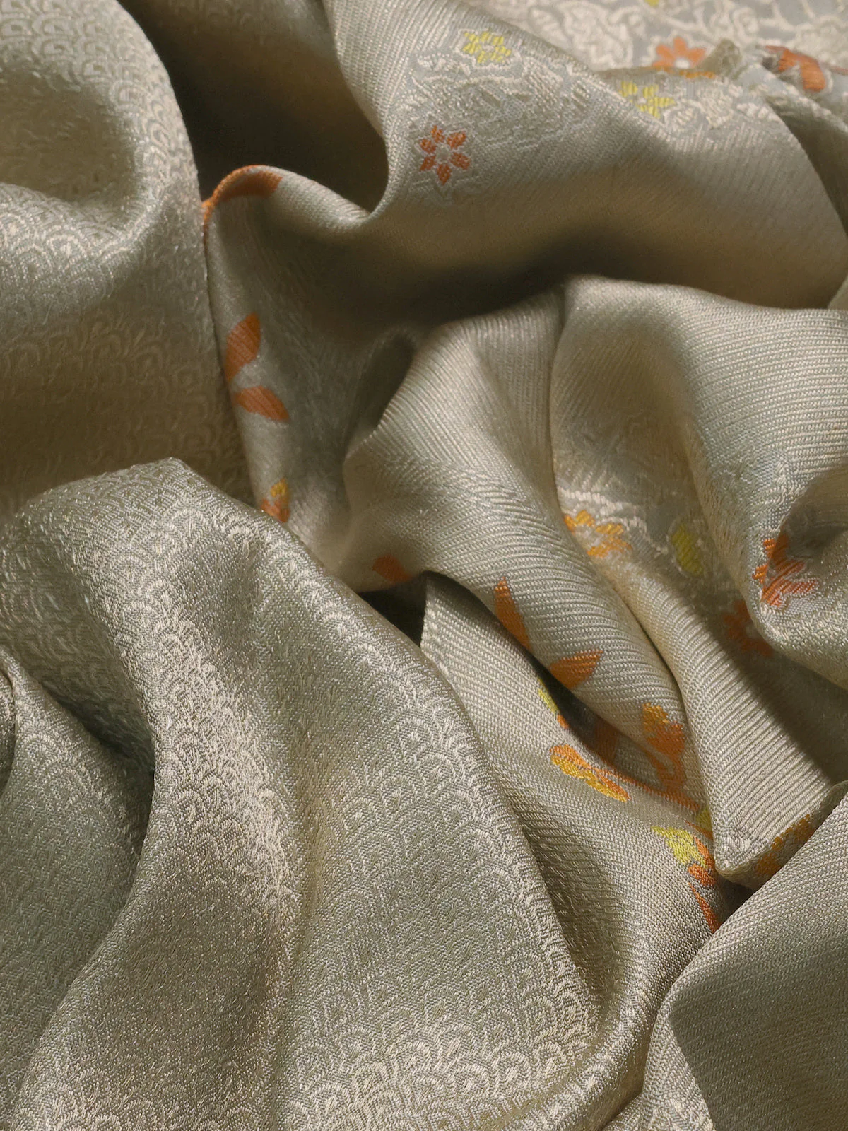 Beige Banarasi Silk Saree - Image 3