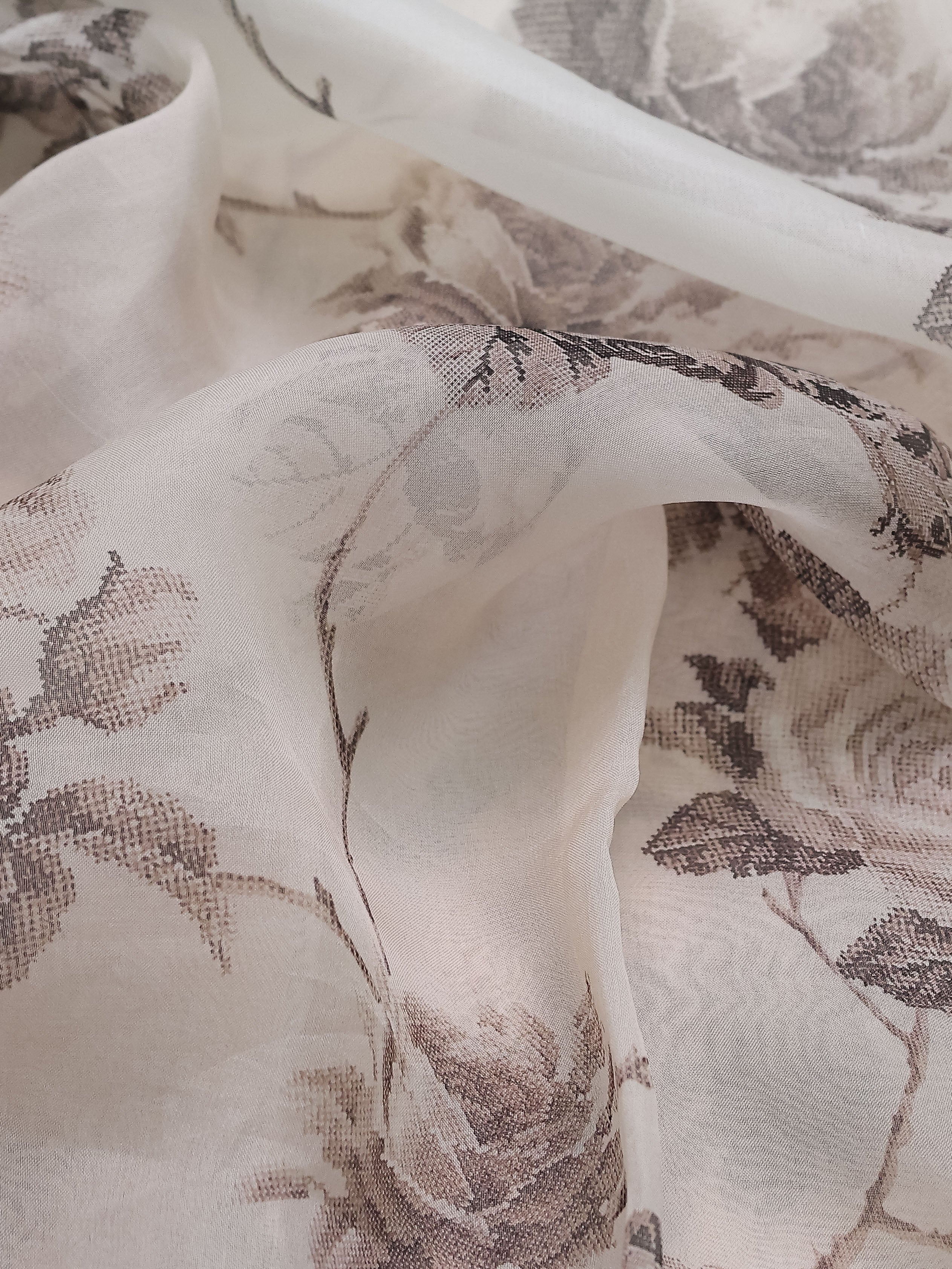Beige Organza Silk Saree - Image 3