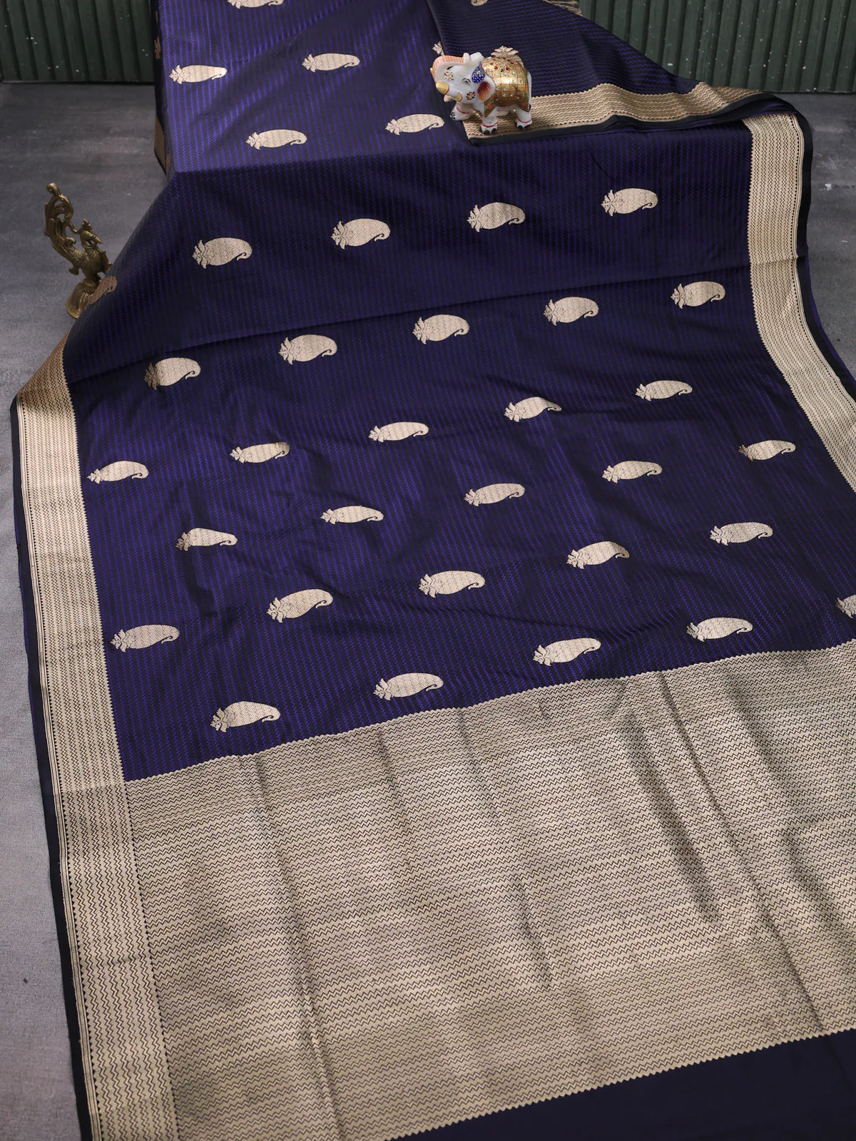 Black-Navy Blue Banarasi Tanshoi Silk Saree - Image 2