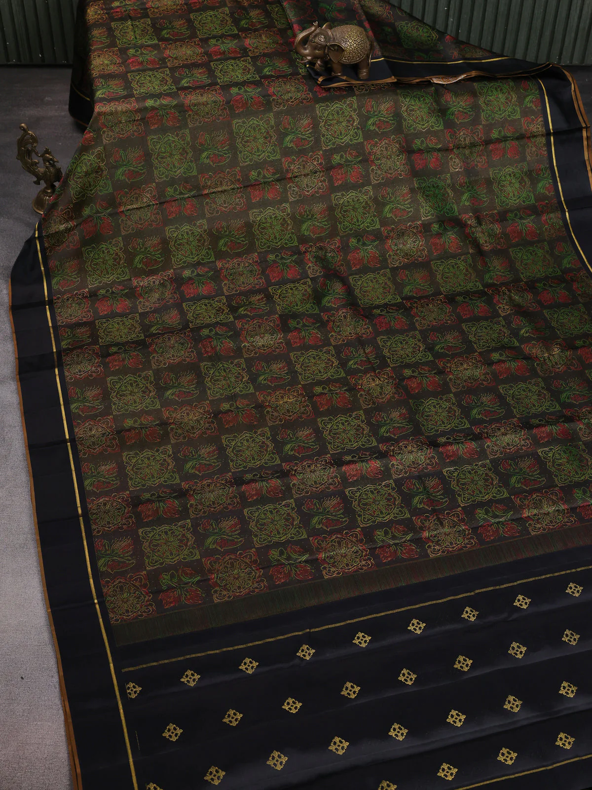 Black Pure Kanchipuram Silk Saree - Image 2