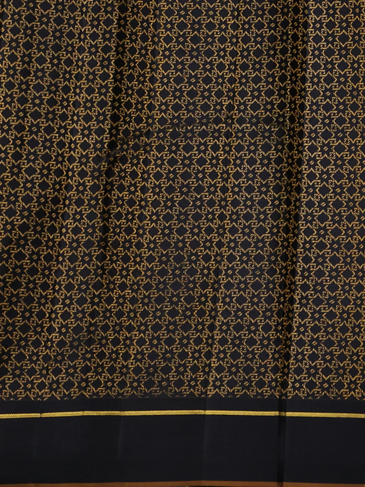 Black Pure Kanchipuram Silk Saree - Image 4