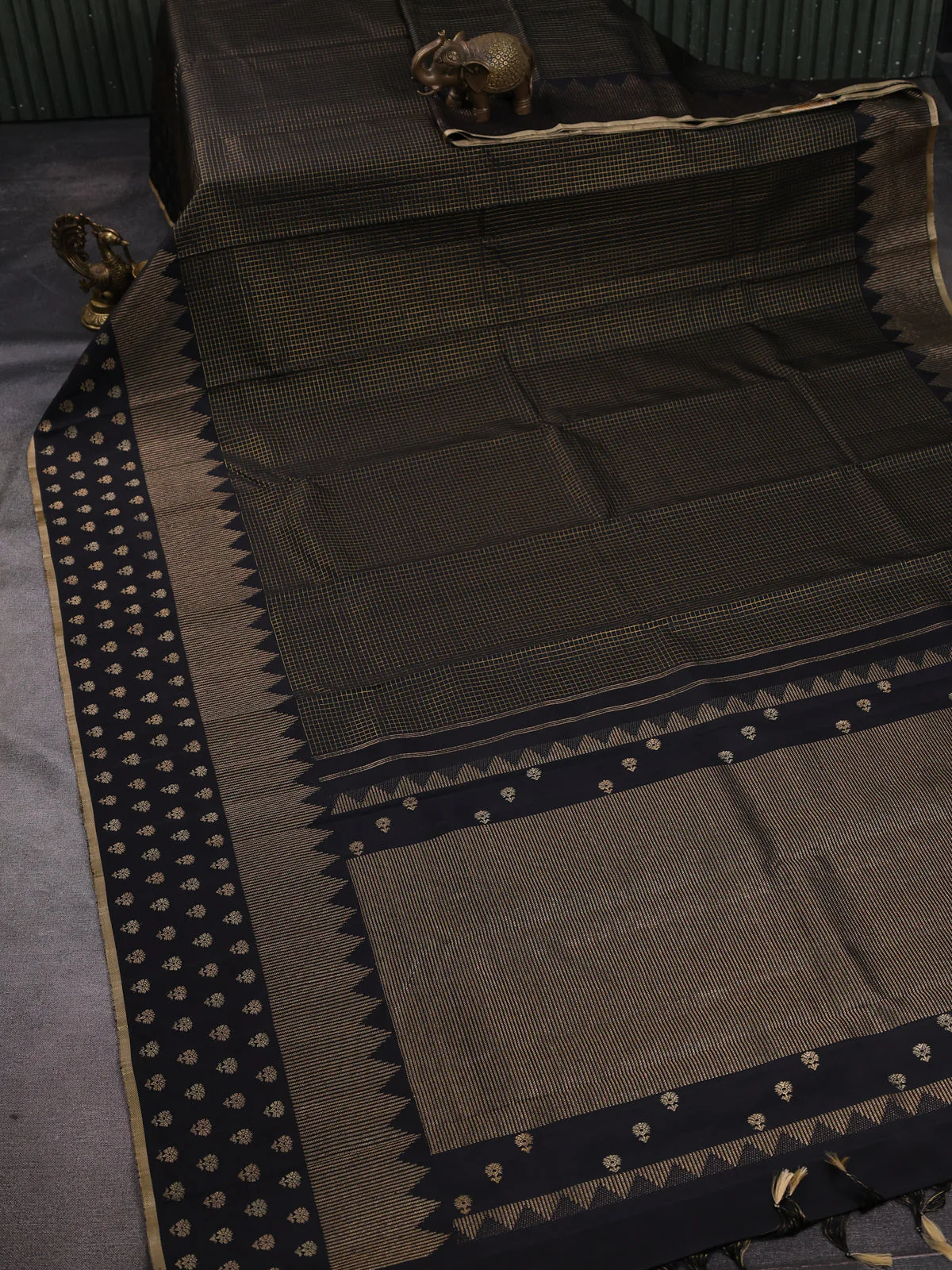Black - Sandal Kanchipuram Silk Saree - Image 2