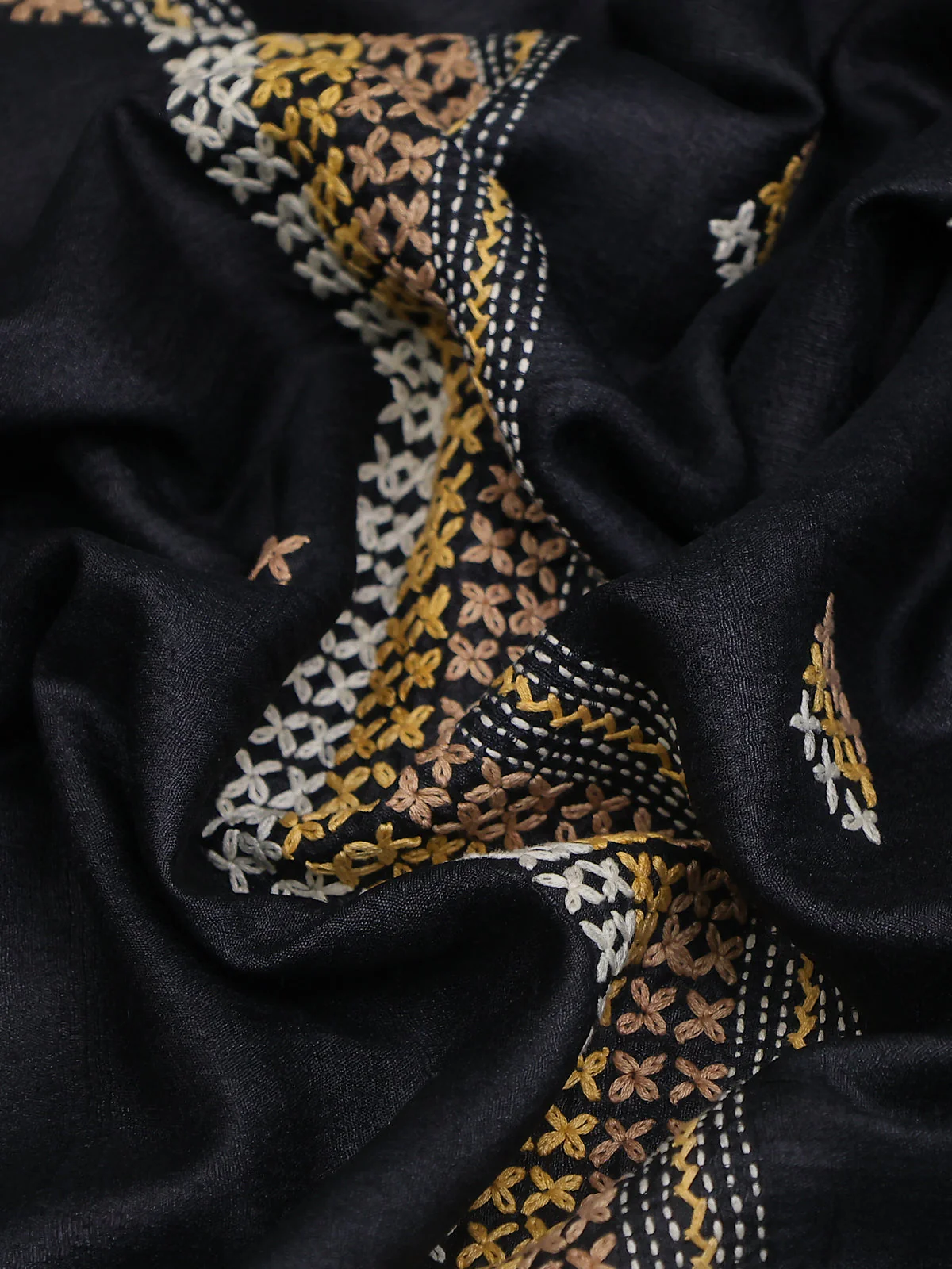 Black Tussar Silk Saree - Image 3