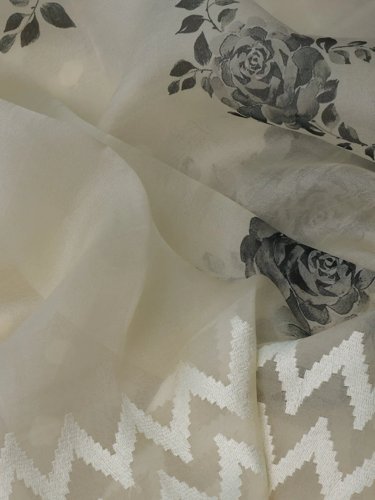 Cream Organza Silk Saree - Image 3