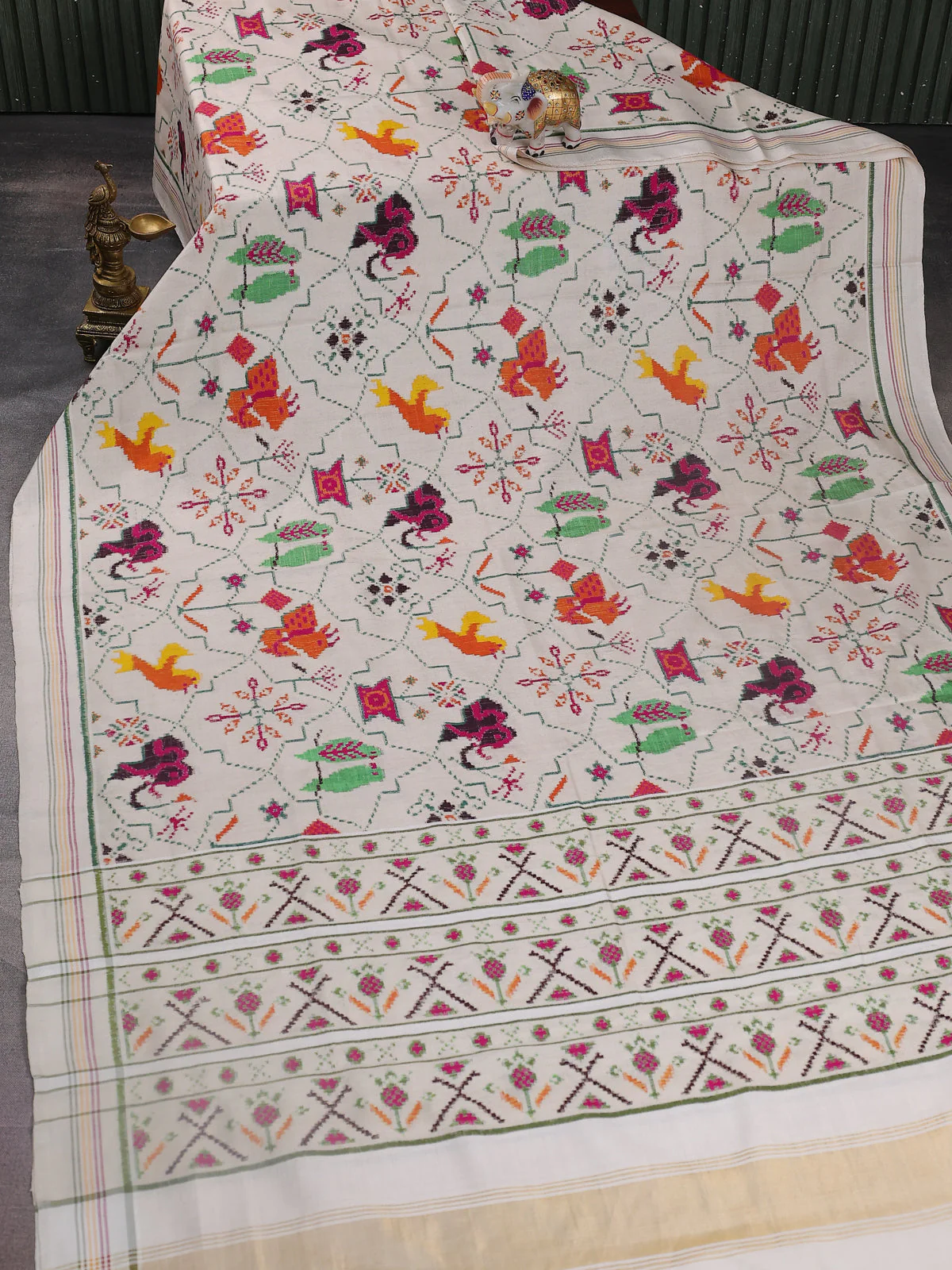 Cream Patan Patola Silk Saree - Image 3