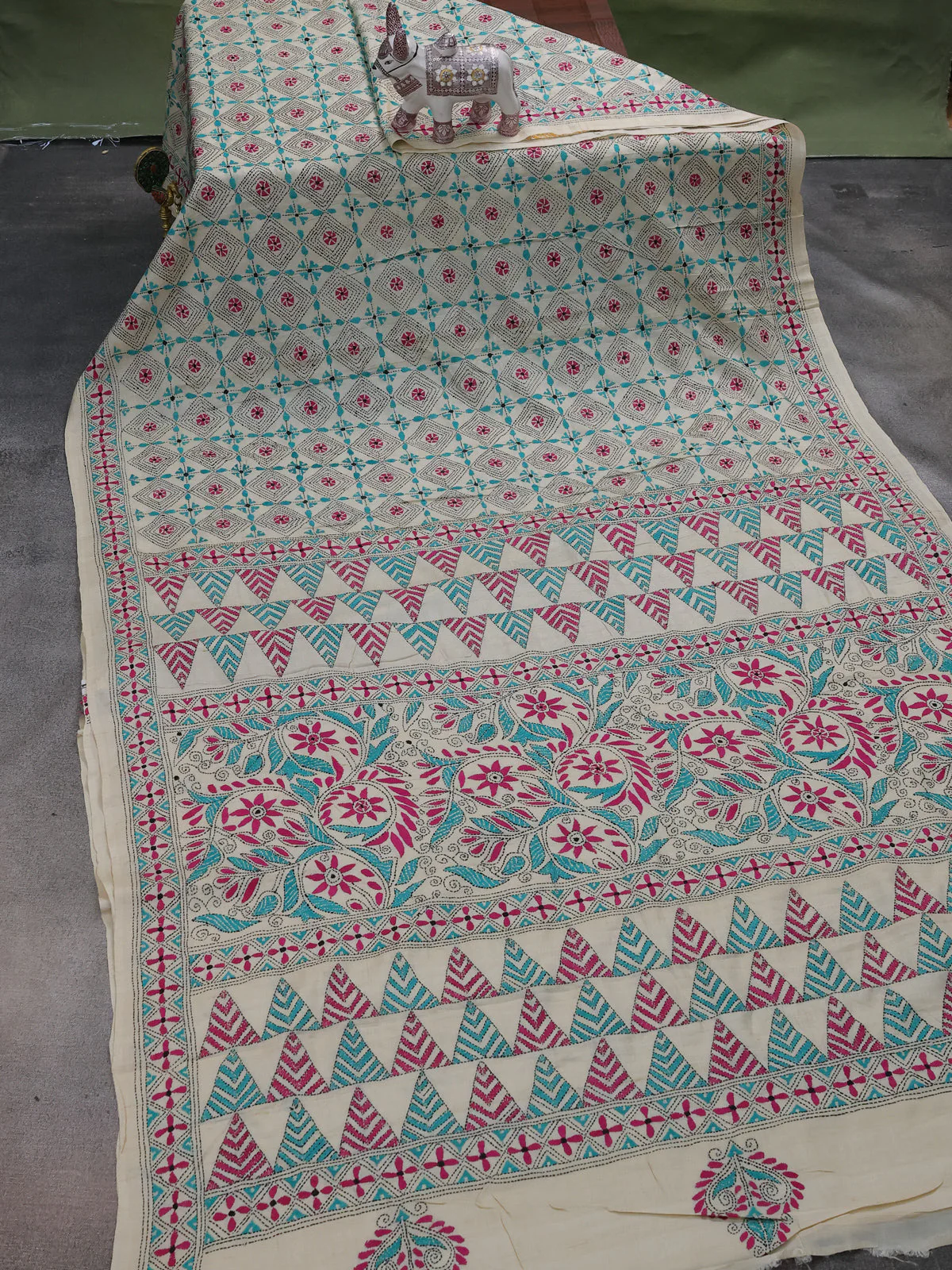 Cream Tussar Silk Saree - Image 2