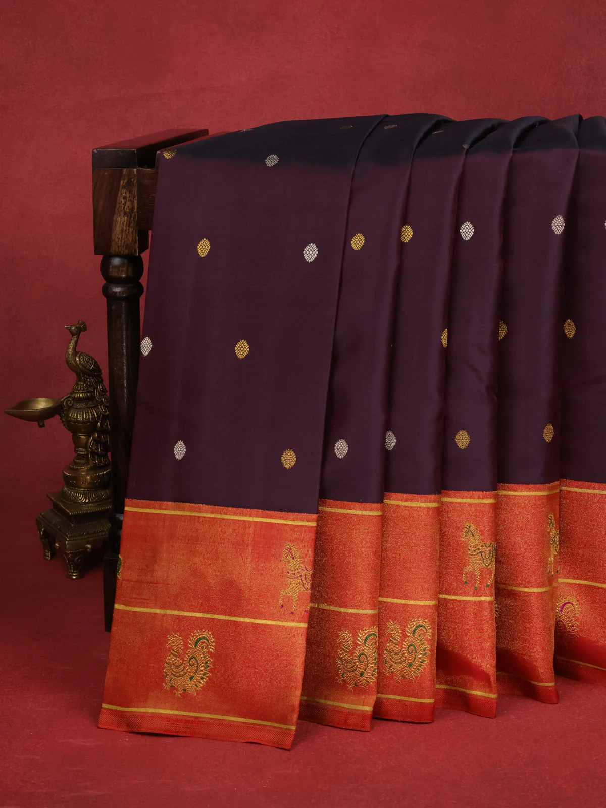 Deep Wine & Red Kanchipuram Silk Saree Witth Golden Zari Buttas And Rich Border - Image 2