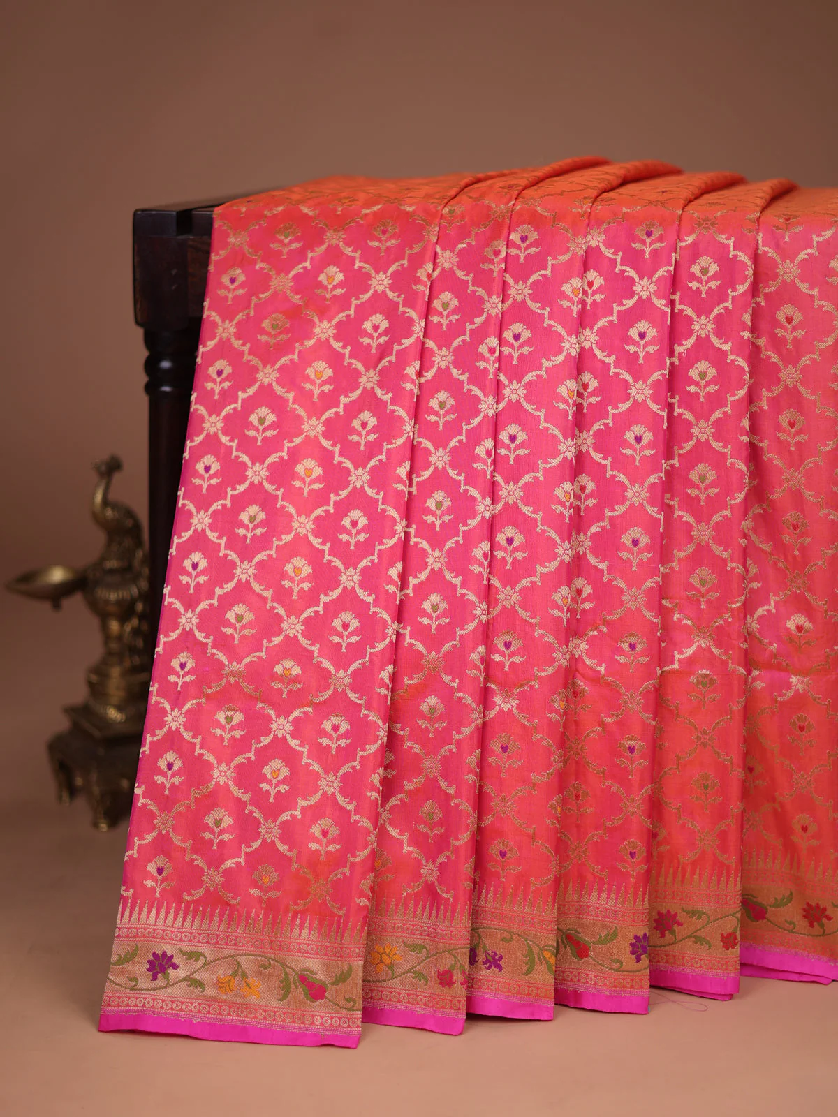 Dual Shade Of Pink Banarasi Silk Saree - Image 2