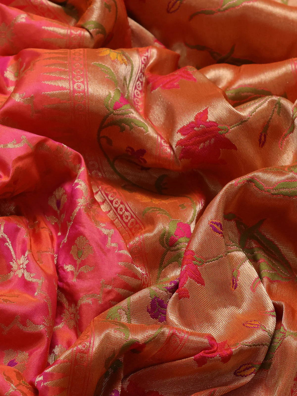Dual Shade Of Pink Banarasi Silk Saree - Image 3
