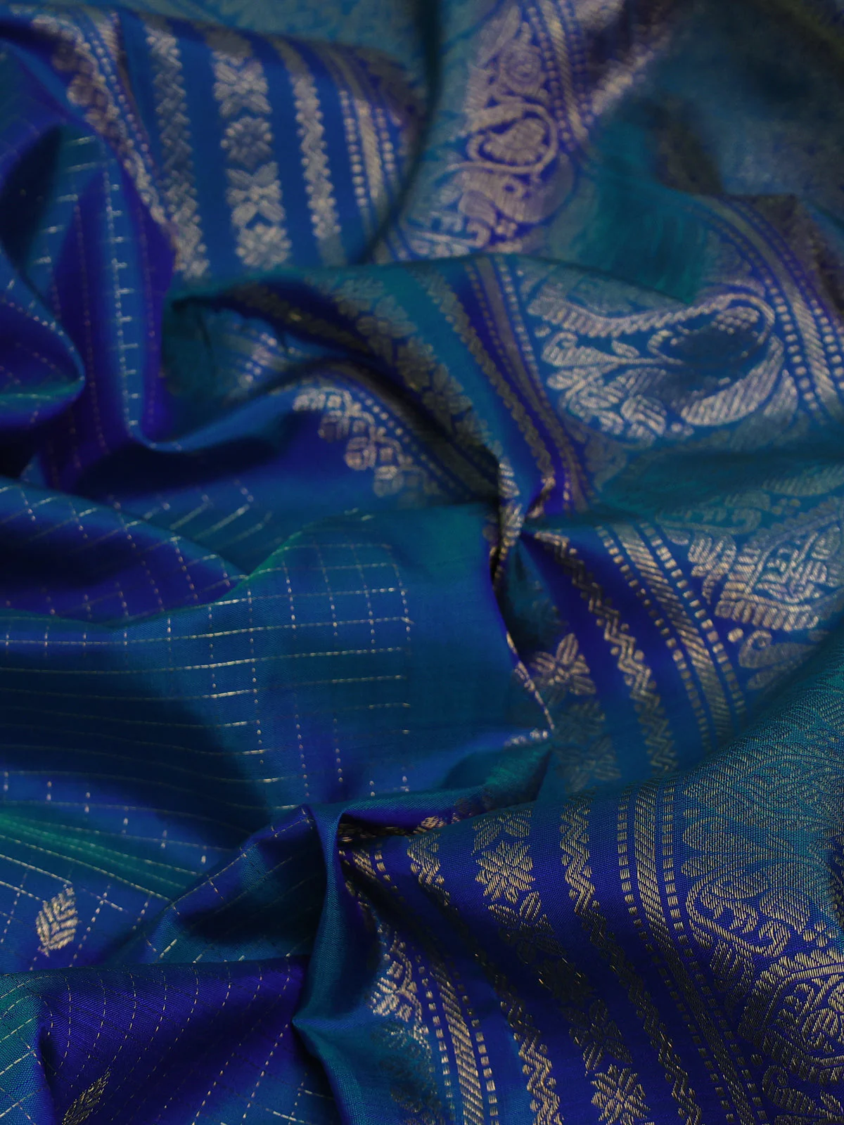 Dual Tone Royal Blue Kanchipuram Silk Saree - Image 3