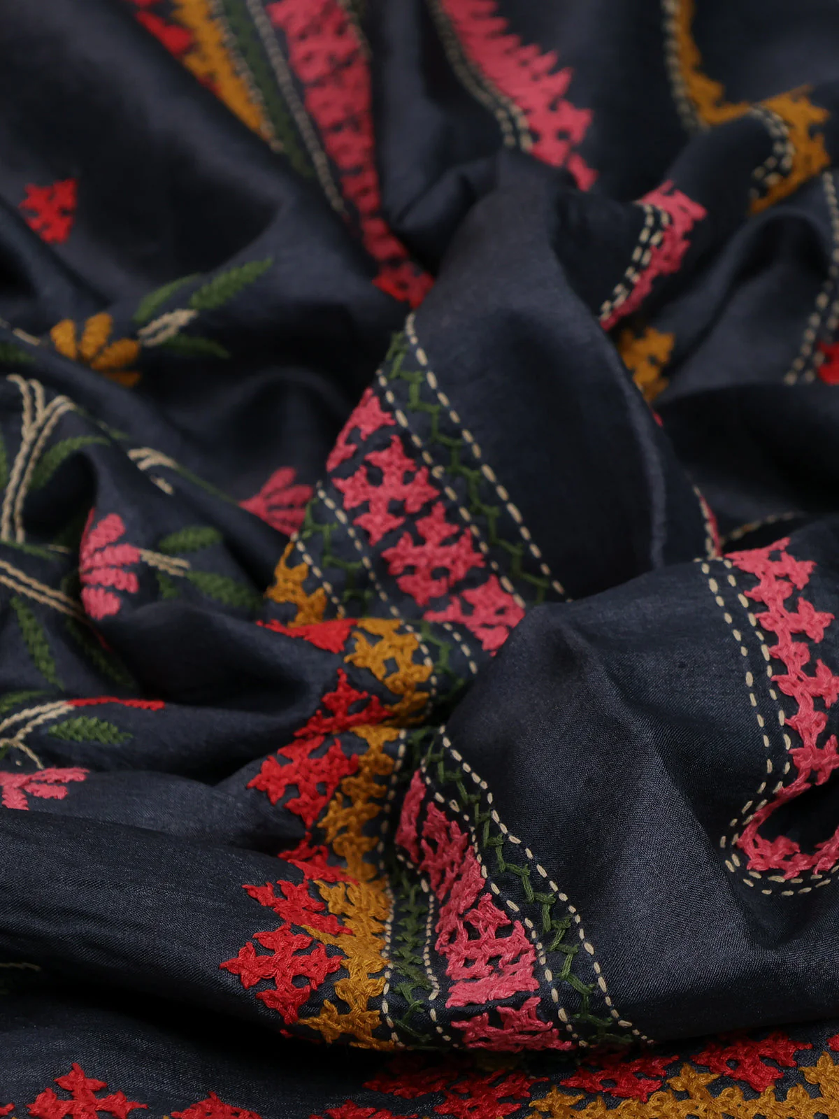 Elephant Grey & Red Pure Tussar Silk Saree With Allover Kutch Embroidery - Image 3