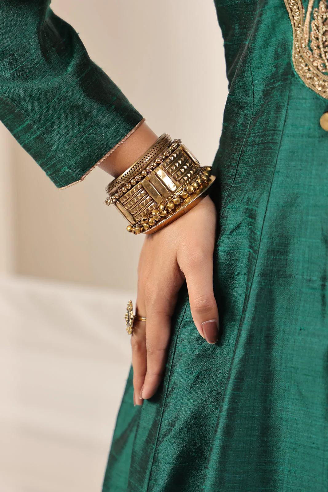 Emerald Green Raw Silk Anarkali Salwar Suit With Heavy Embroidery & Rich Duaptta - Image 15