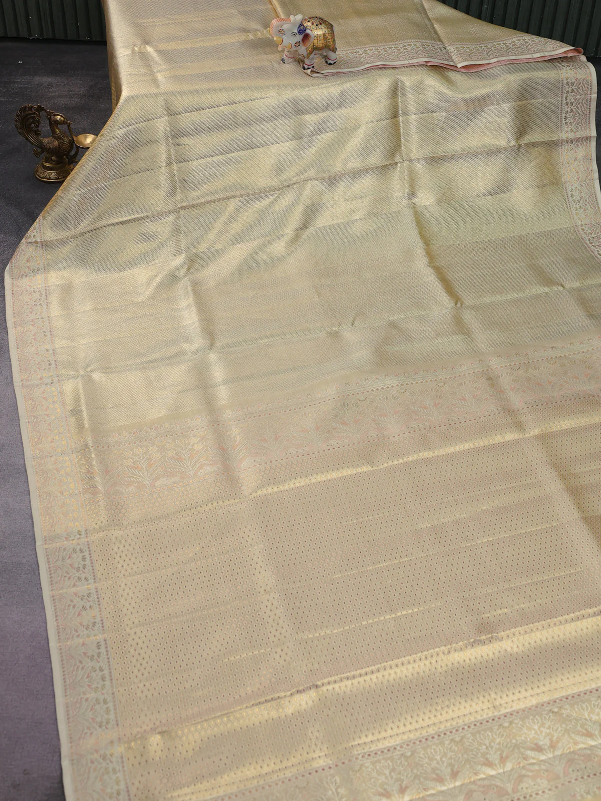 Gold Kanchipuram Tissue Silk Saree - Image 7