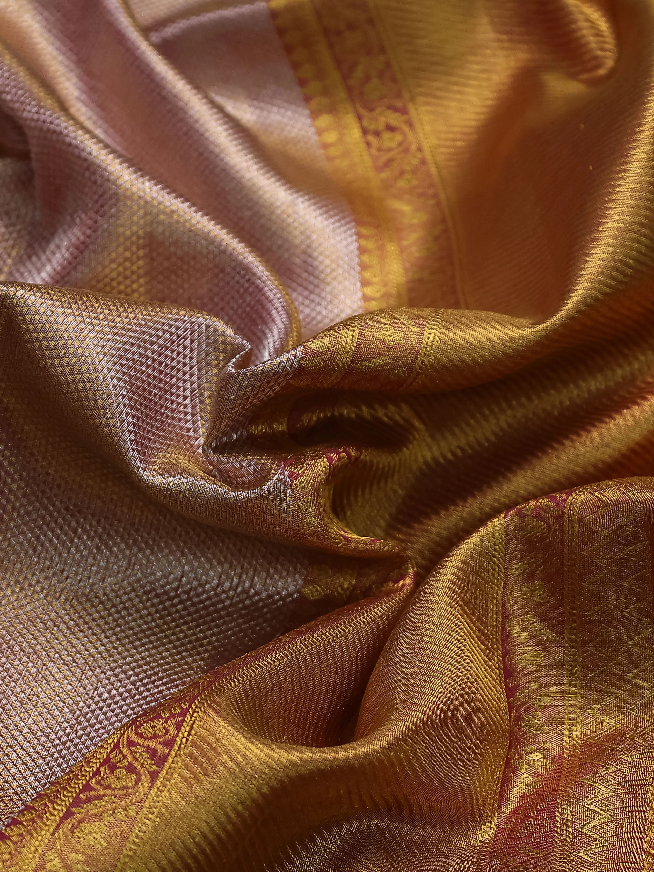 Gold-Pink Kanchipuram Tissue Silk Saree - Image 9