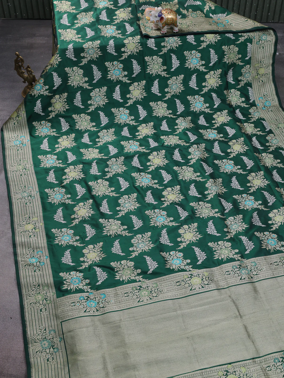 Green Banarasi Silk Saree - Image 2