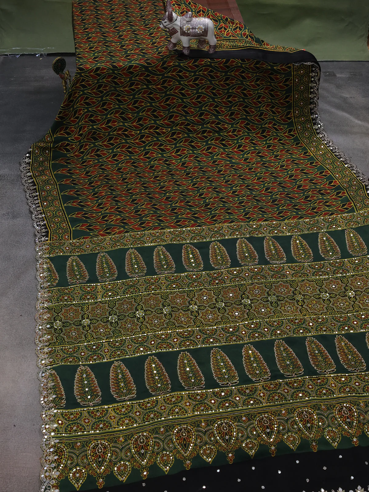 Green Modal Silk Saree - Image 3