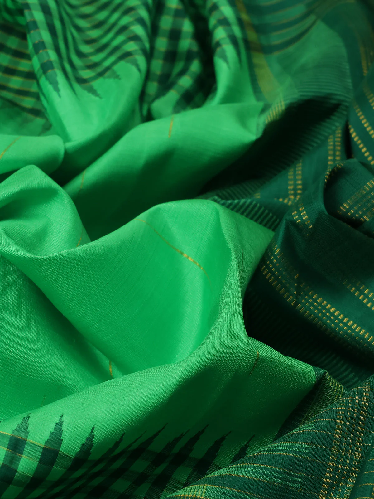 Green-Bottle Green Pure Kanchipuram Silk Saree - Image 3
