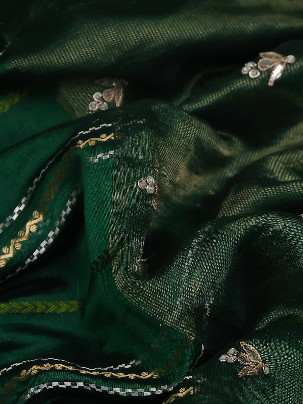 Green Chiniya Silk Saree With Embroidery Readymade Blouse - Image 5