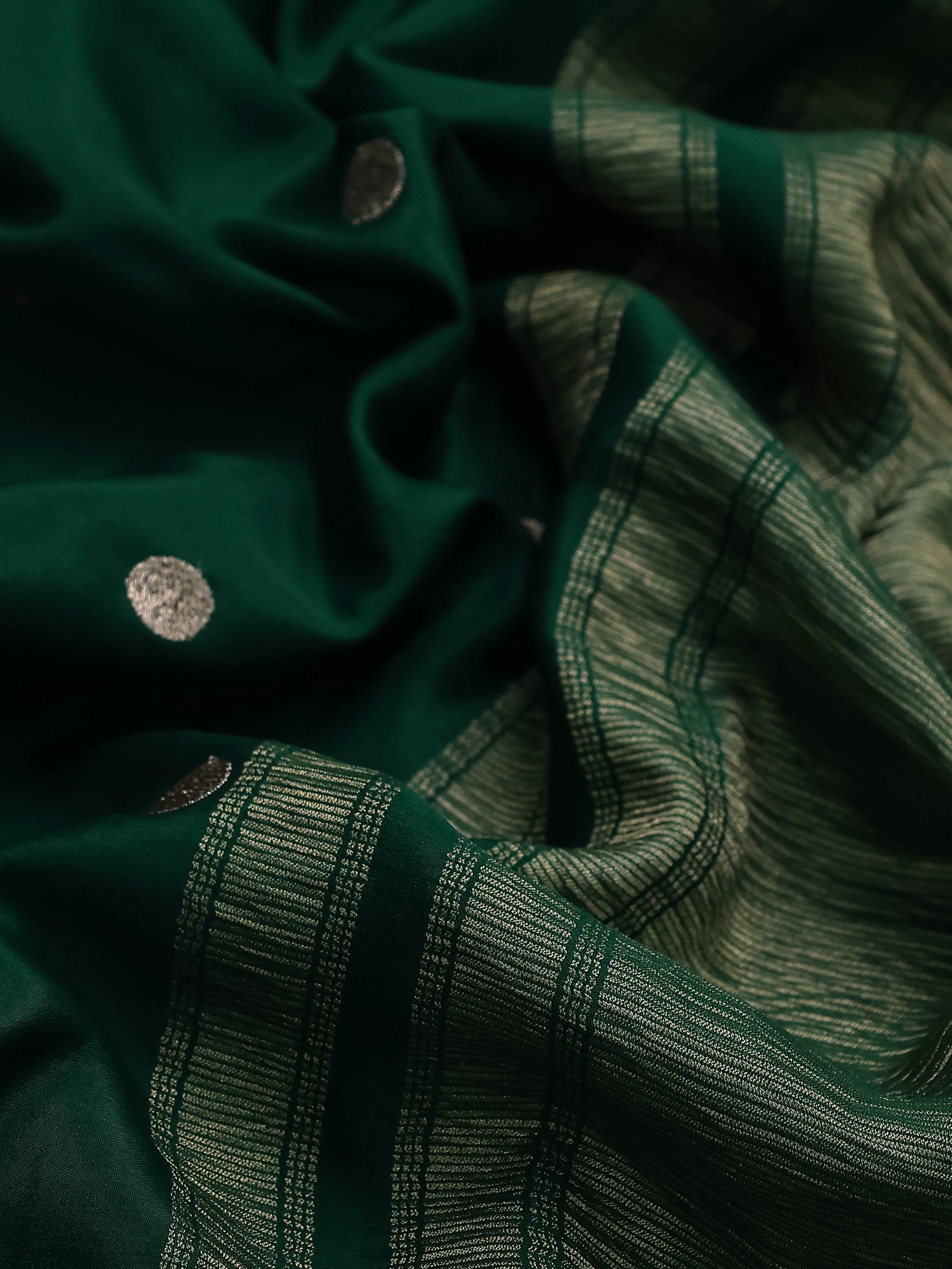 Green Crepe Silk Saree With Border Embroidery - Image 3