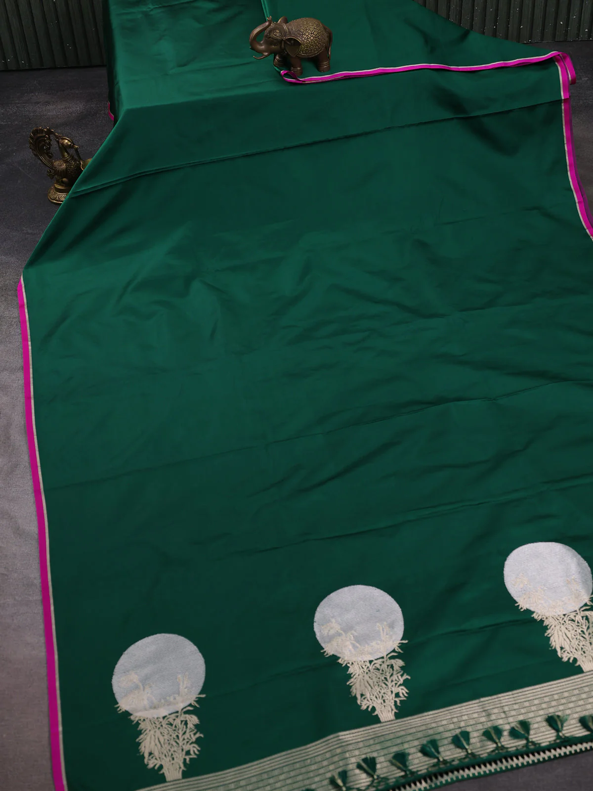 Green - Pink Banarasi Mushru Silk Saree - Image 2