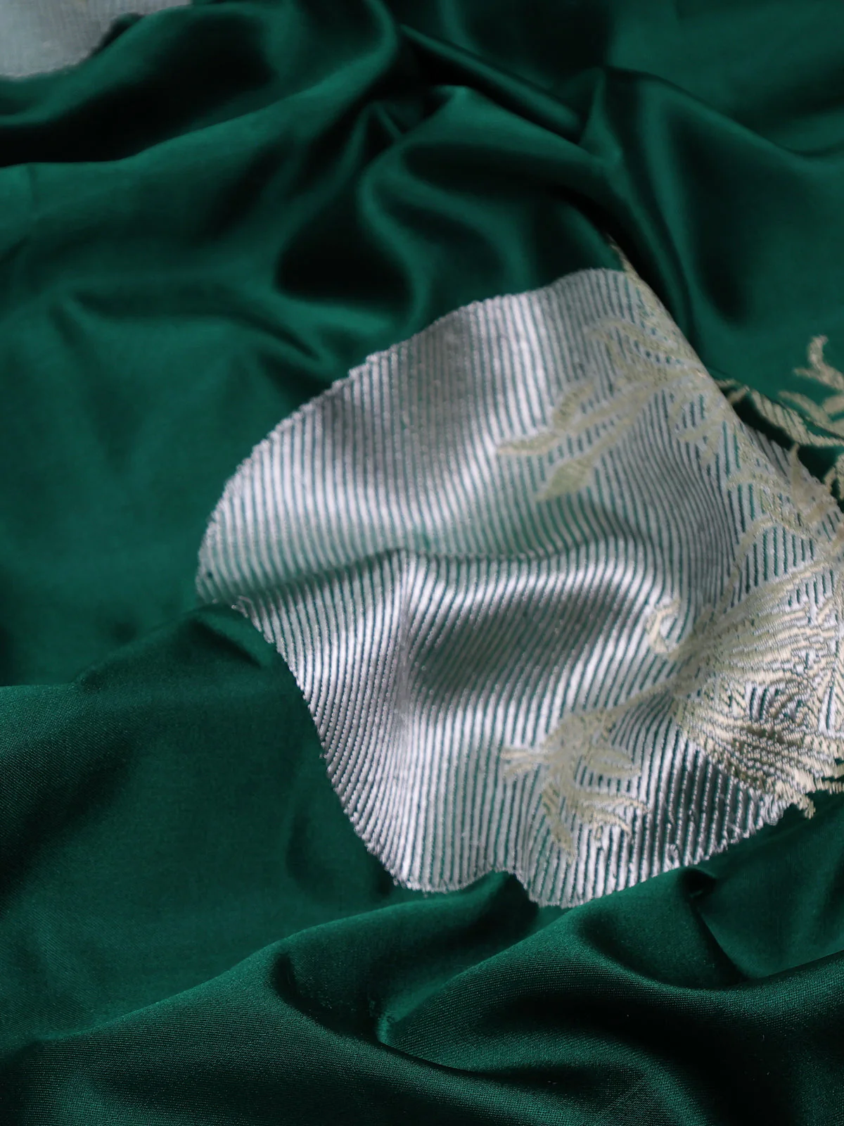 Green - Pink Banarasi Mushru Silk Saree - Image 3