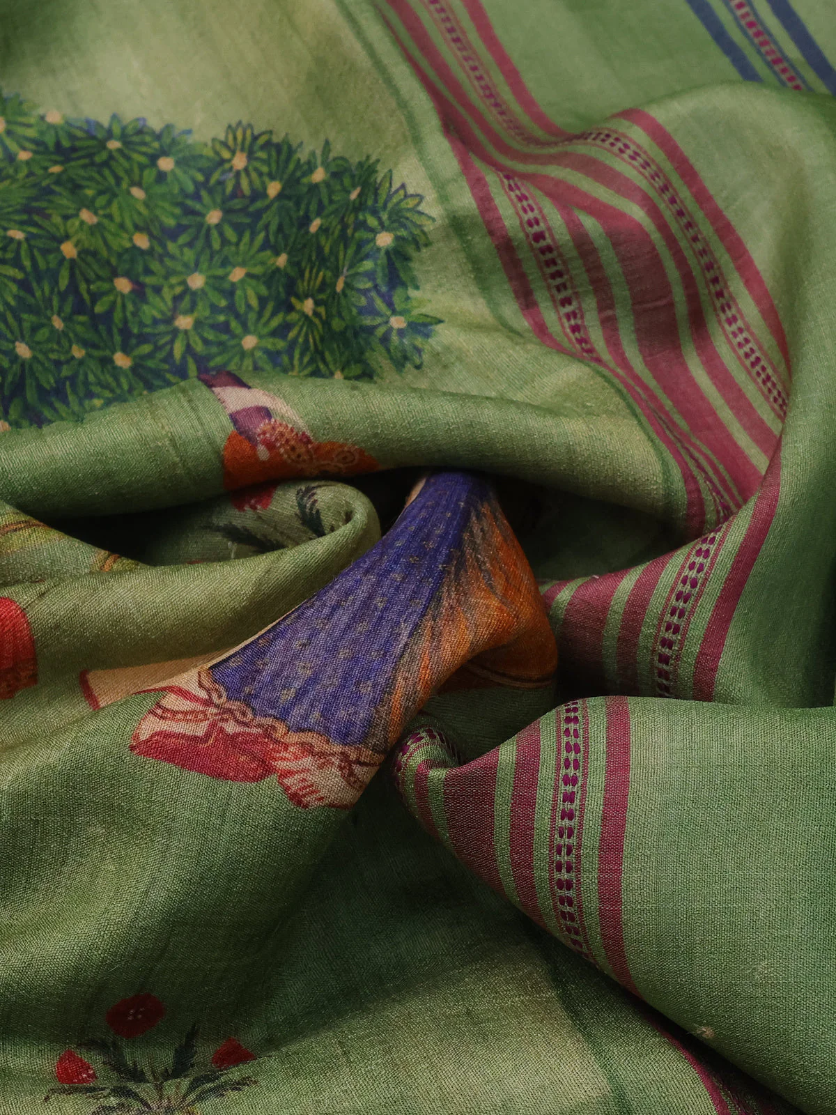 Green Tussar Silk Saree With Digital Prints & Ganga Jamuna Vidarbha Border - Image 3