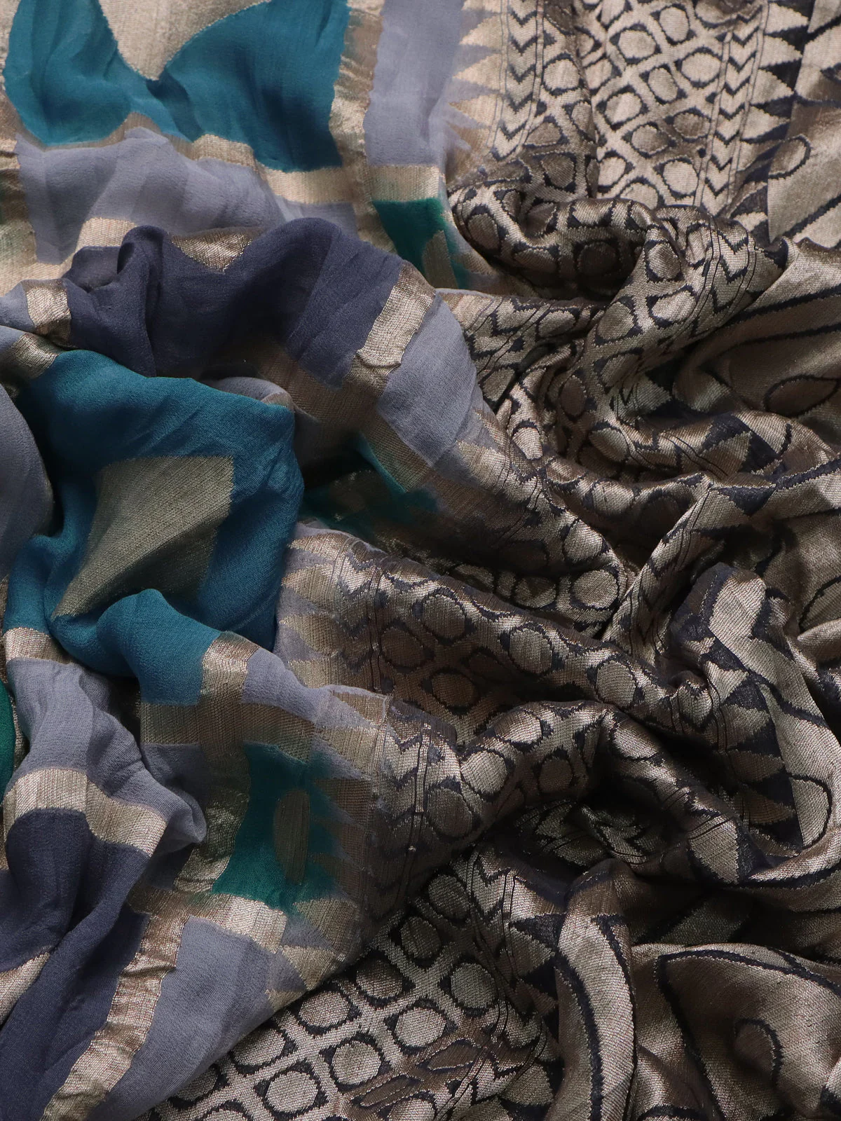 Grey Banarasi Georgette Saree - Image 3