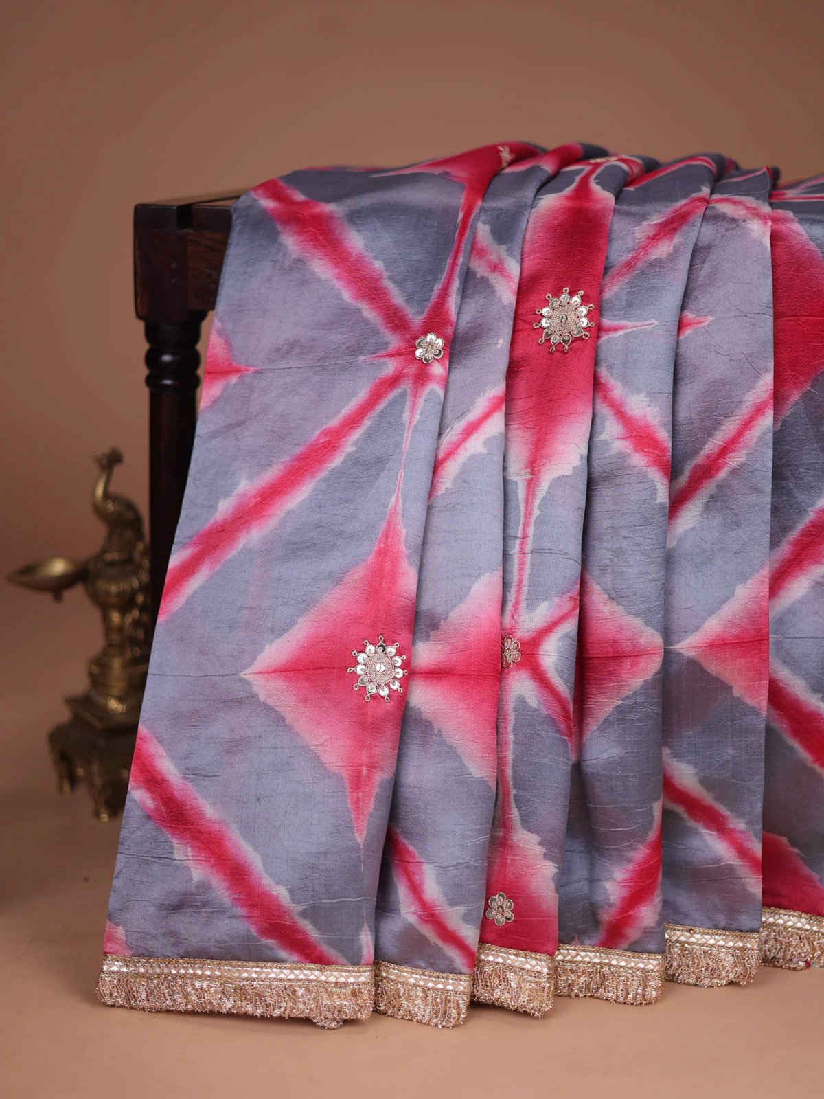 Grey-Red Tussar Silk Saree With Embroidered Readymade Blouse - Image 2
