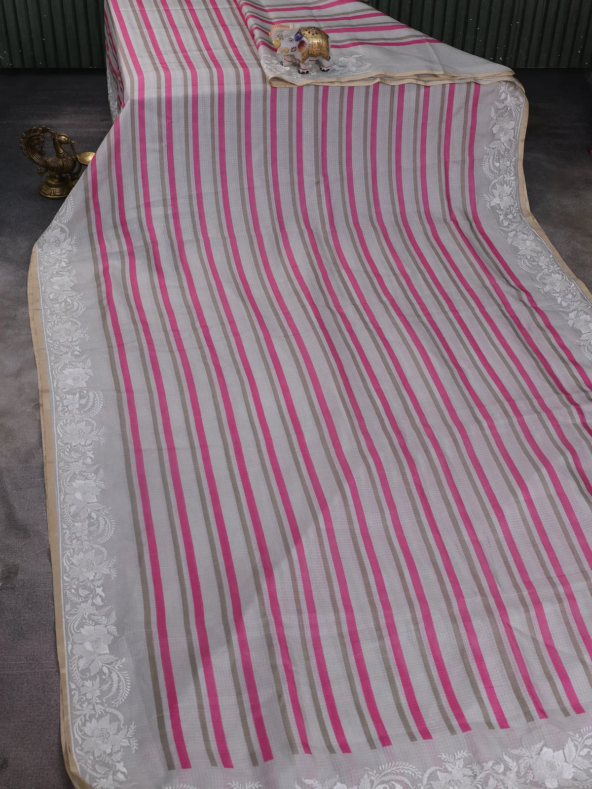 Grey Silk Kota Saree - Image 2