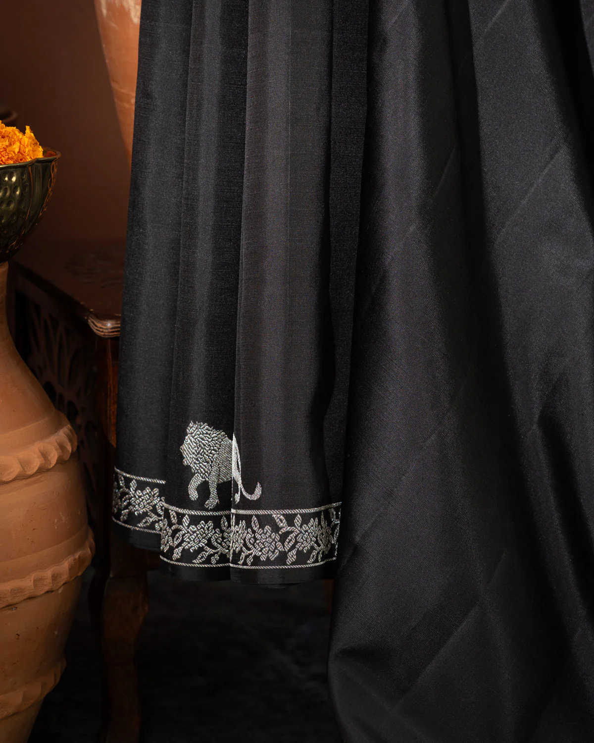 Majestic Black & Silver Kanchipuram Silk With Lion And Floral Weaves - Image 5