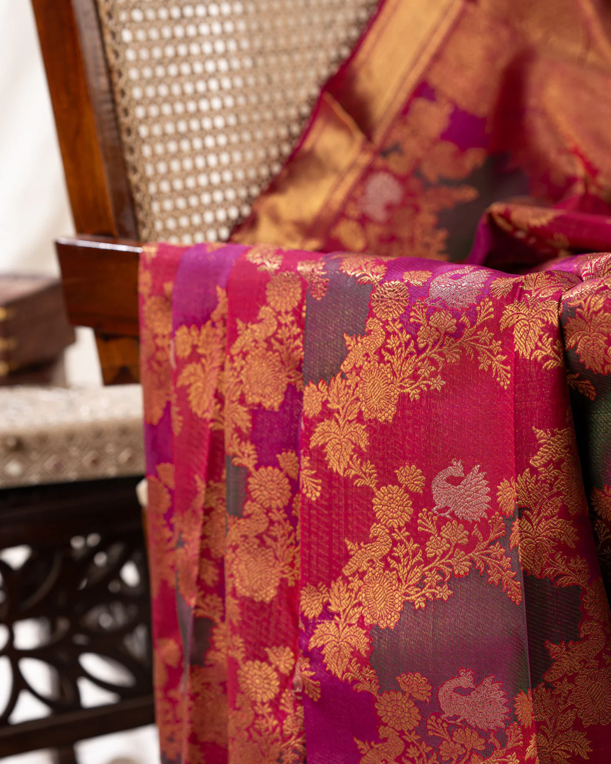 Pink Kanchipuram Silk Saree With Zari Weaves - Image 4