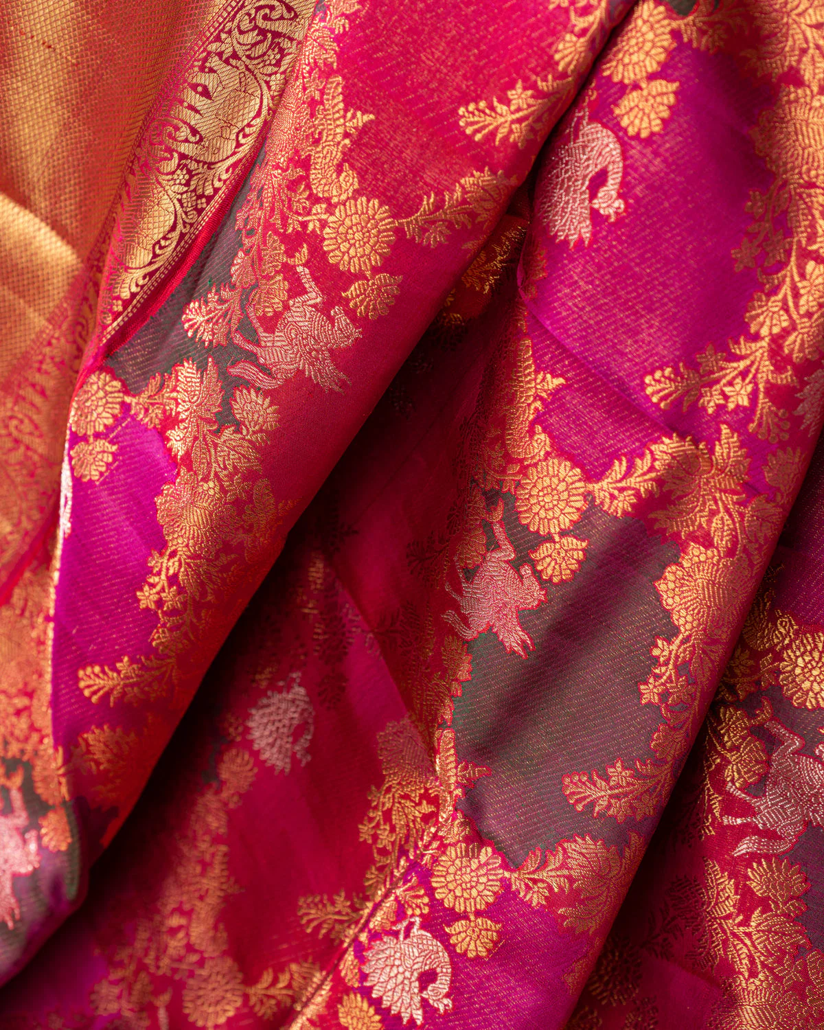 Pink Kanchipuram Silk Saree With Zari Weaves - Image 9