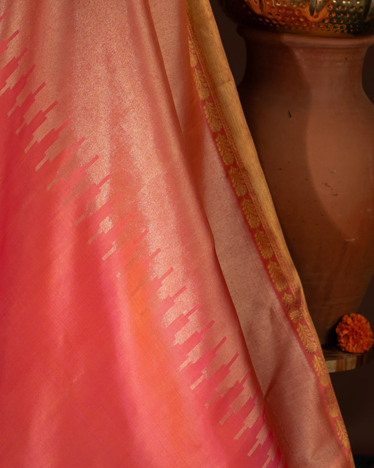 Dual Tone Pink Kanchipuram Silk Saree With Long Rich Temple Border - Image 5