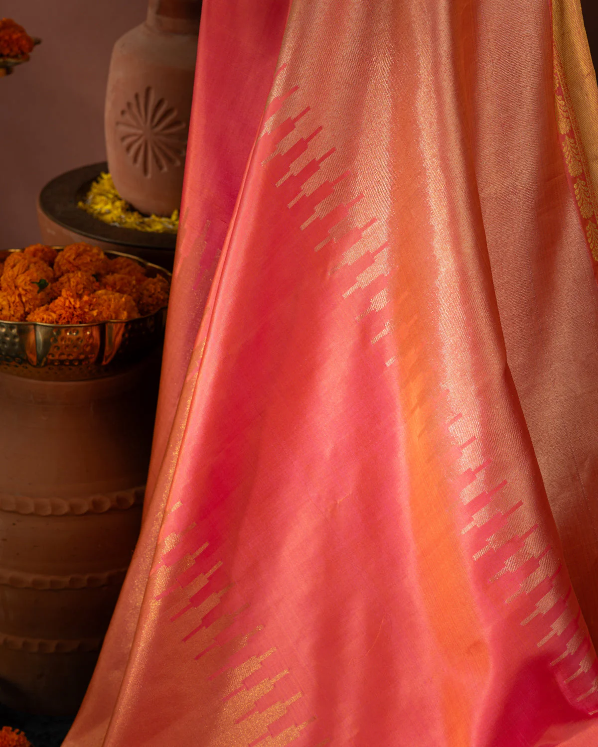 Dual Tone Pink Kanchipuram Silk Saree With Long Rich Temple Border - Image 7