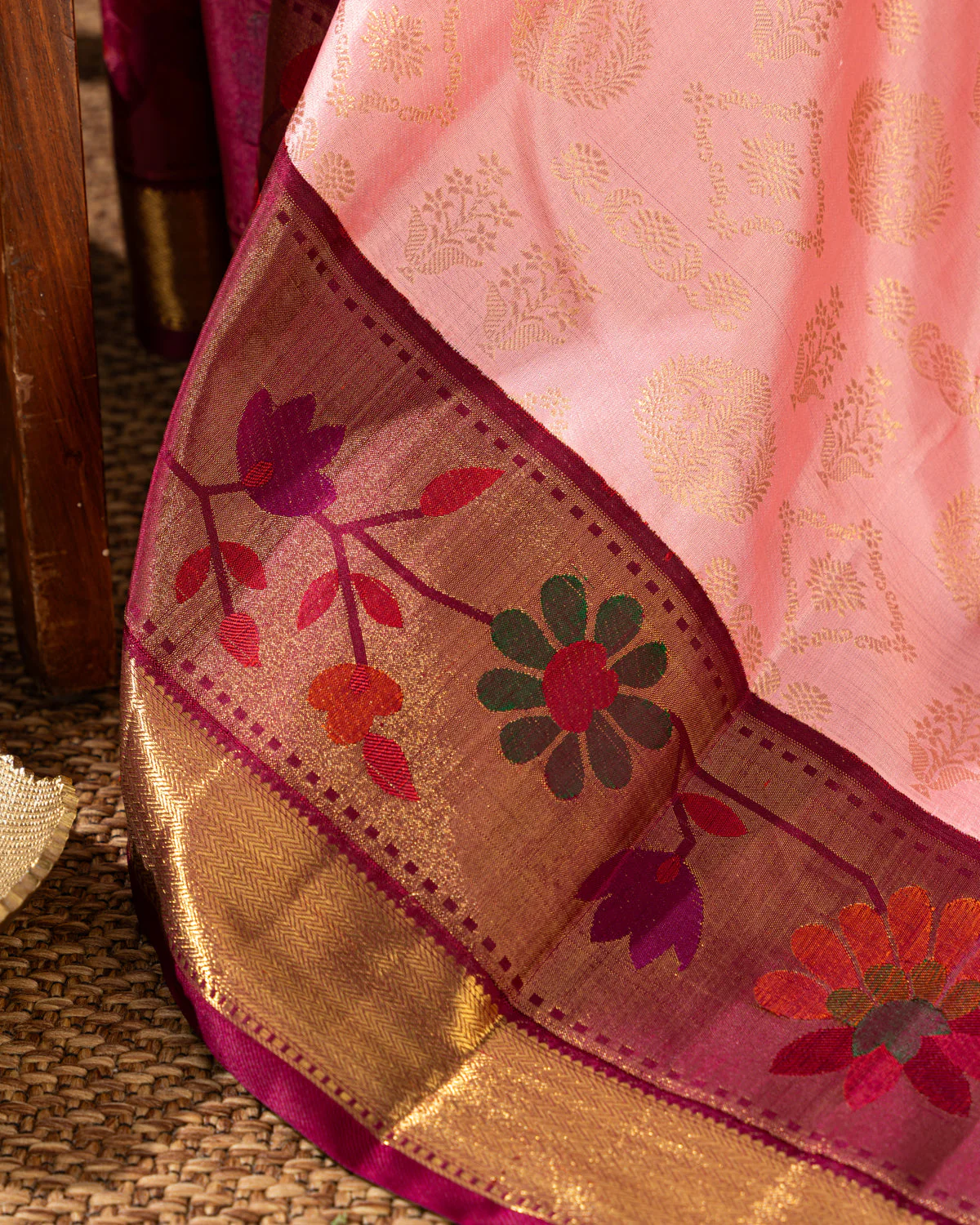 Light Pink Kanchipuram Silk Saree With Zari Weaves & Contrast Border - Image 11